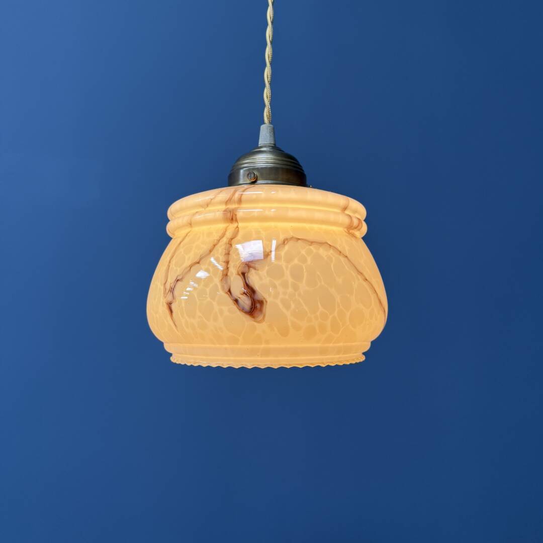 Vintage gemarmerde geel glazen hanglamp