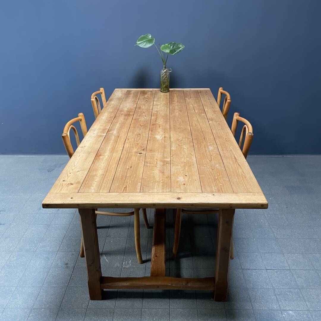 Grote vintage grenenhouten boeren eettafel