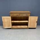 Beschilderde Franse meidenkast