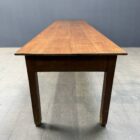 Grote grenenhouten kloostertafel met lades