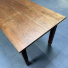 Grote grenenhouten kloostertafel met lades