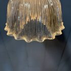 Middelgrote Asteroid persglazen Holophane hanglamp met messing armatuur
