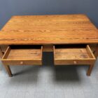 Antieke pitch pine stoffen tafel met twee laden