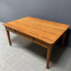 Antieke pitch pine stoffen tafel met twee laden