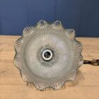 Klein formaat persglazen Holophane hanglamp met ketting en plafondkap