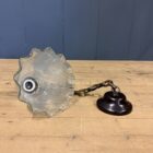 Klein formaat persglazen Holophane hanglamp met ketting en plafondkap