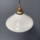 Opaline glazen hanglamp met schuine kap