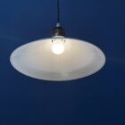 Opaline glazen hanglamp met schuine kap