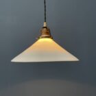 Opaline glazen hanglamp met schuine kap