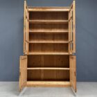 Grote antieke pitch pine schoolkast