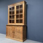 Grote antieke pitch pine schoolkast