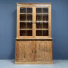 Grote antieke pitch pine schoolkast