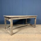 Franse boeren eettafel met grenenhouten blad en eiken onderstel