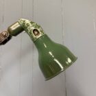 Donkergroene drie-arms Mek Elek machinelamp
