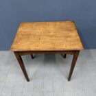 Kleine eikenhouten art deco tafel of bureau