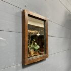Kleine spiegel met houten lijst uit Frankrijk
