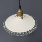 Franse witte opaline glazen hanglamp met kartelrand