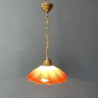 Vintage messing hanglamp met paraplu glazen kap