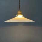 Partij antieke wit opaline glazen hanglampen