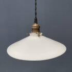 Partij antieke wit opaline glazen hanglampen