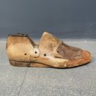 Set van twee oude houten schoenleesten