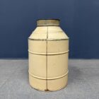 Set van twee crème kleurige Hollandse voorraadbussen