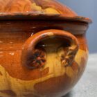 Spaanse geglazuurde aardewerk schaal met deksel