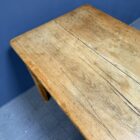 Lange oude grenenhouten kloostertafel