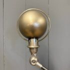 Gepolijste 5 arms Jieldé vloerlamp met blauw merk plaatje
