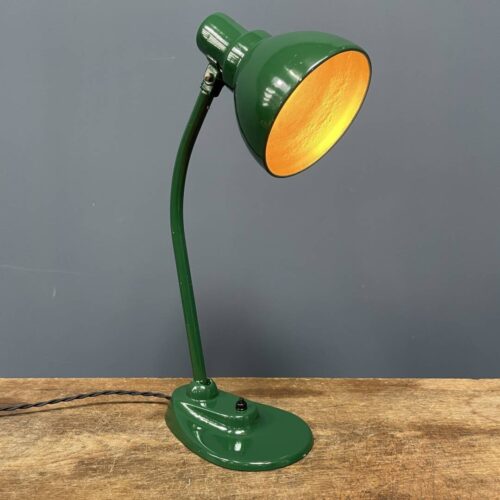 Groene bauhaus bureaulamp