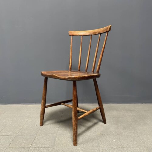 Partij vintage houten spijlen stoelen