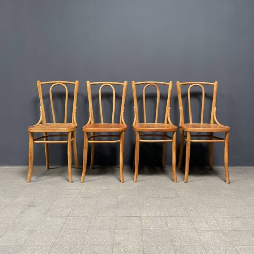 Set van 4 houten bistro stoelen met sierlijke zittingen