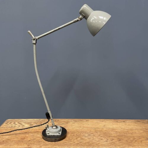 Lichtgrijze Kandem tafellamp model 971