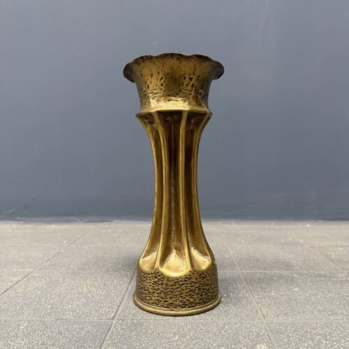 Bewerkte trench art koperen granaathuls uit Frankrijk WO1