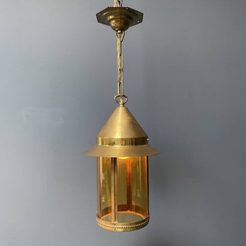 Messing lantaarn hanglamp met geel glas
