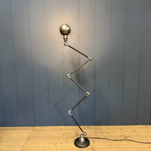 Gepolijste 5 arms Jieldé vloerlamp met blauw merk plaatje
